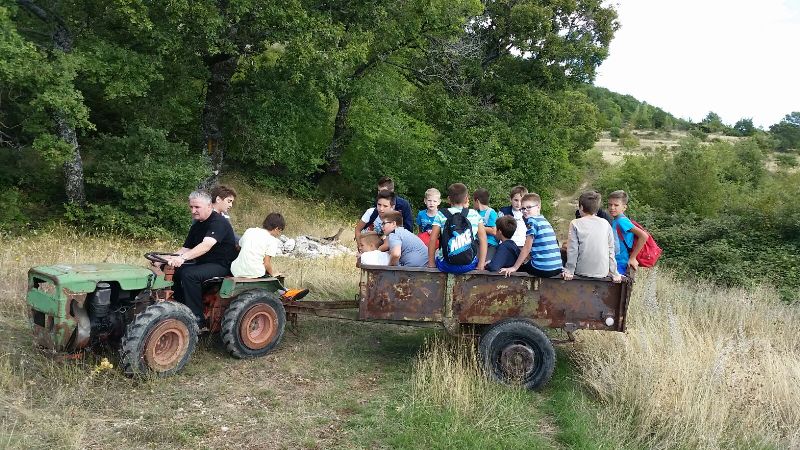 MINISTRANTI, TRAKTOR I PRIKOLICA