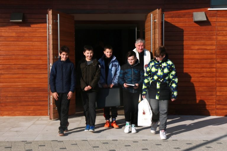 MINISTRANTI DAROVALI 27.200 KUNA NAJPOTREBNIJIMA