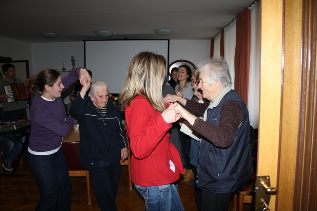 PJESMOM KROZ KORIZMU
