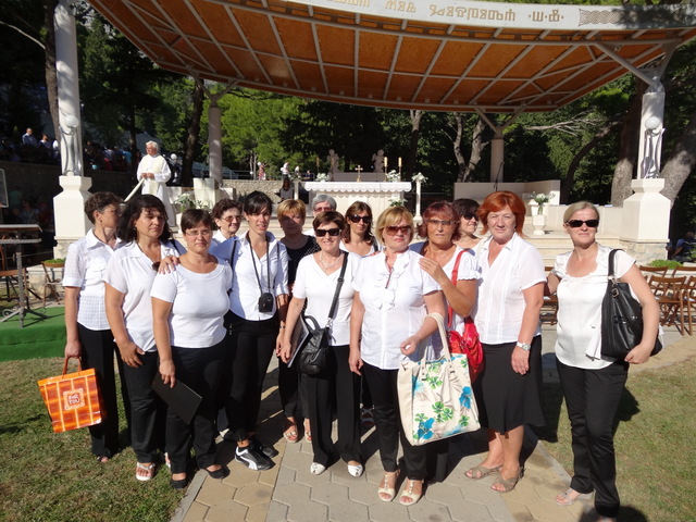 PJESMOM SLAVLJENA GODINA VJERE